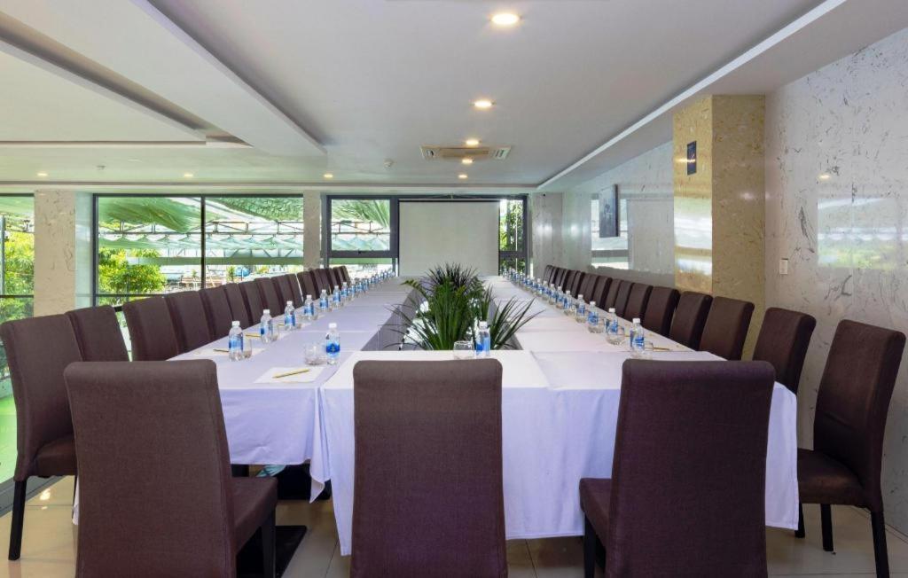 Aries Hotel Nha Trang Buitenkant foto